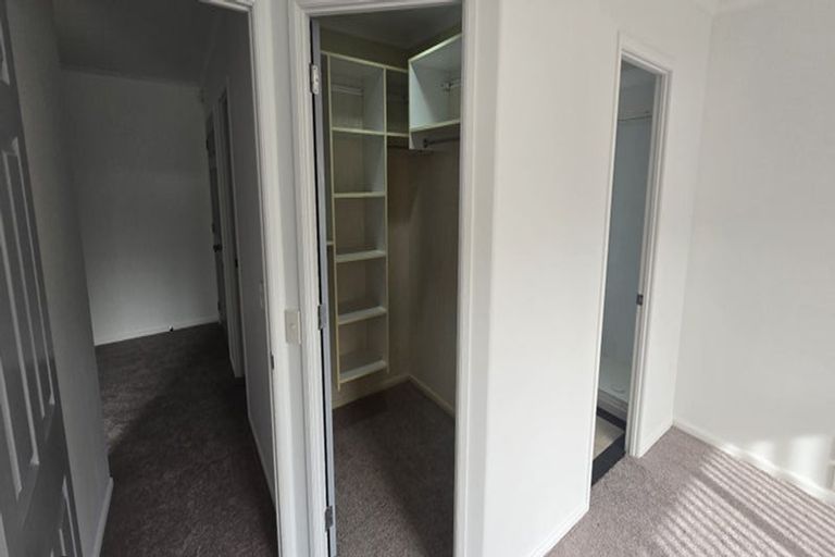 Photo of property in 48 Thornbury Crescent, East Tamaki Heights, Auckland, 2016