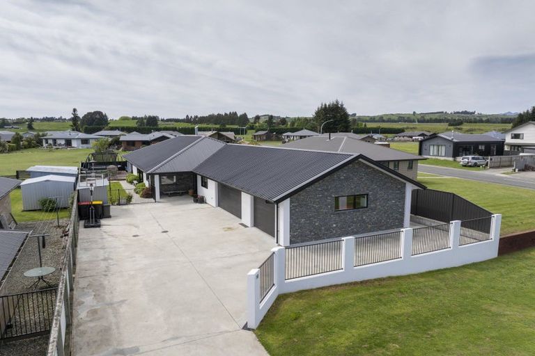 Photo of property in 10 Orbell Crescent, Te Anau, 9679