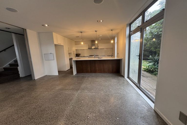 Photo of property in 77 Kittiwake Drive, Schnapper Rock, Auckland, 0632