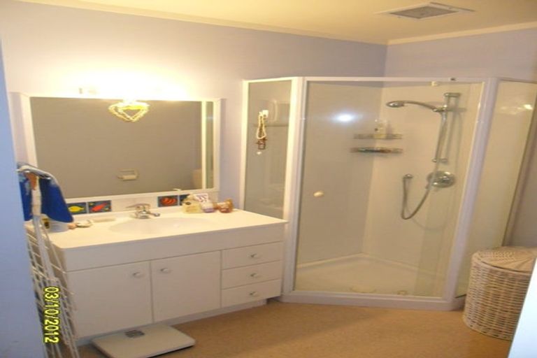 Photo of property in 8 Girton Terrace, Mount Cook, Wellington, 6021