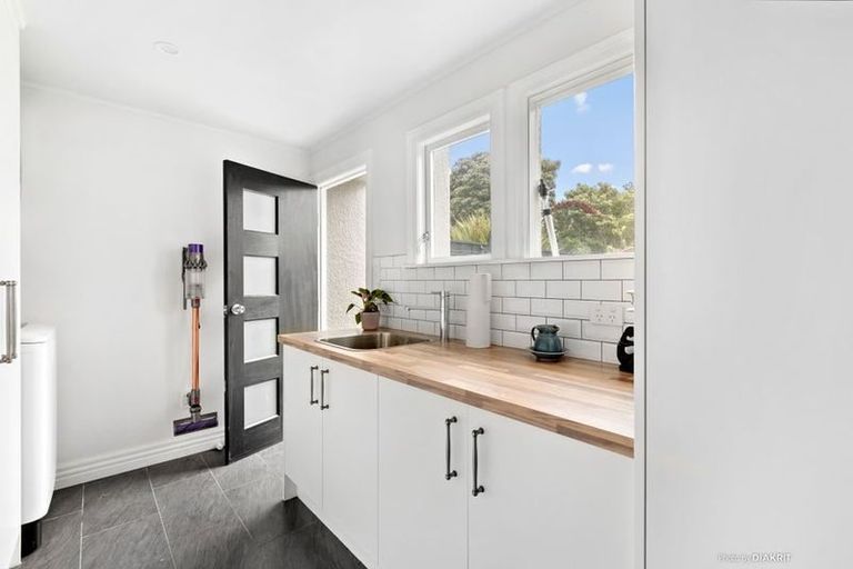 Photo of property in 230 Rintoul Street, Berhampore, Wellington, 6023