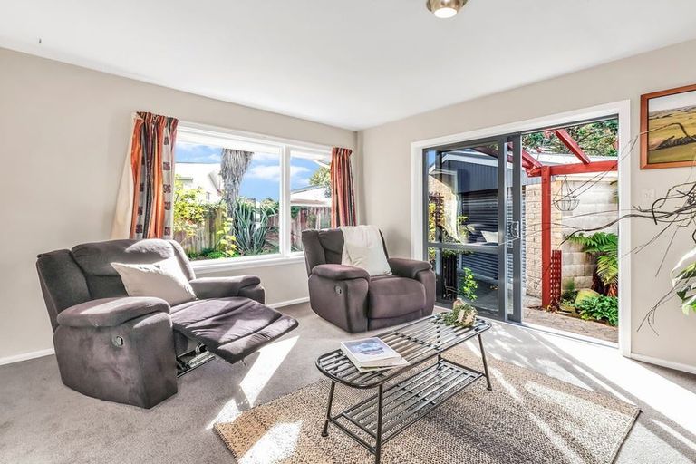 Photo of property in 112 East Belt, Lincoln, 7608