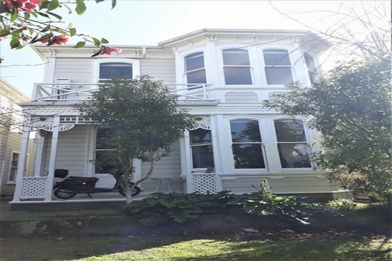 Photo of property in 355 The Terrace, Te Aro, Wellington, 6011