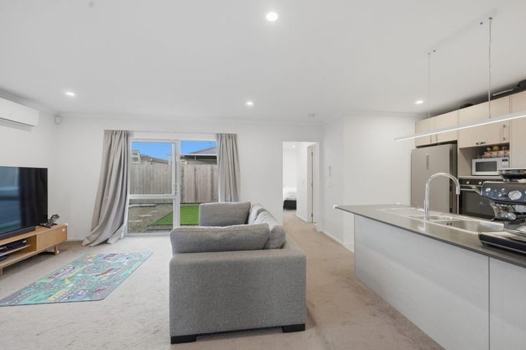 Photo of property in 16 Harore Road, Takanini, 2112