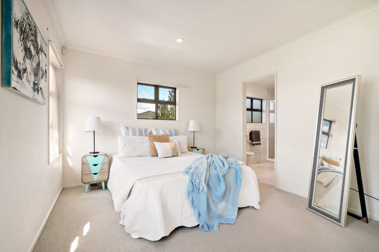 Photo of property in 3a Seacrest Drive, West Harbour, Auckland, 0618