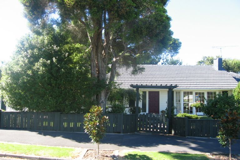 Photo of property in 6 Abingdon Place, Glendowie, Auckland, 1071