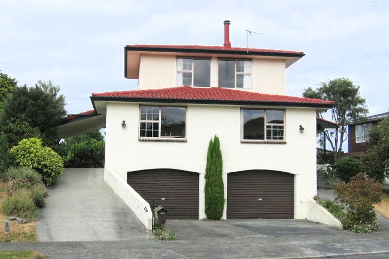 Photo of property in 20 Brightwater Crescent, Totara Park, Upper Hutt, 5018