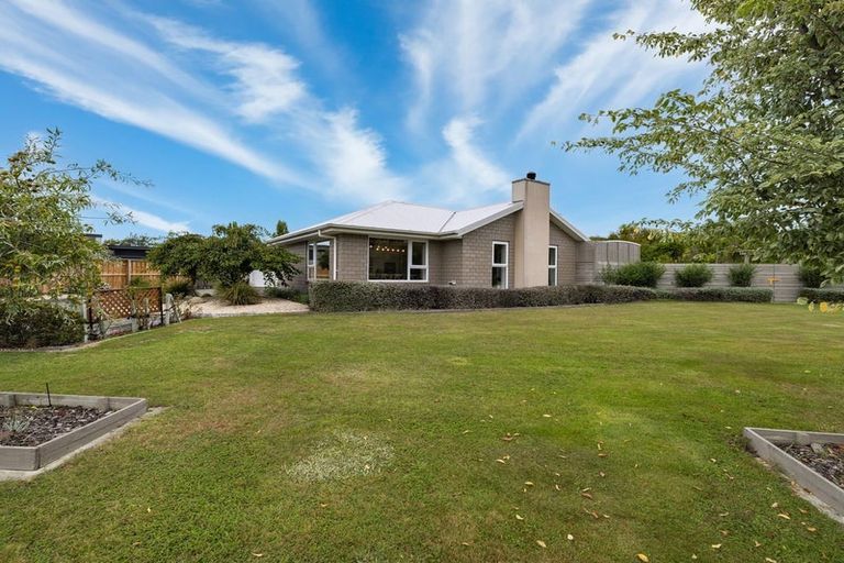 Photo of property in 8 Riverside Way, Amberley, 7410