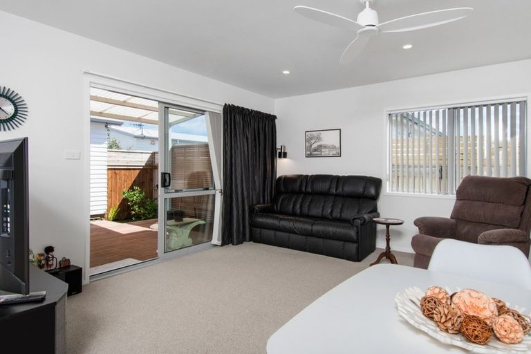 Photo of property in 11 Kamahi Crescent, Papamoa Beach, Papamoa, 3118