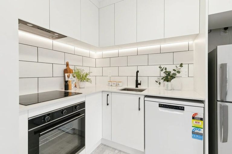 Photo of property in 49 Cypress Drive, Maungaraki, Lower Hutt, 5010