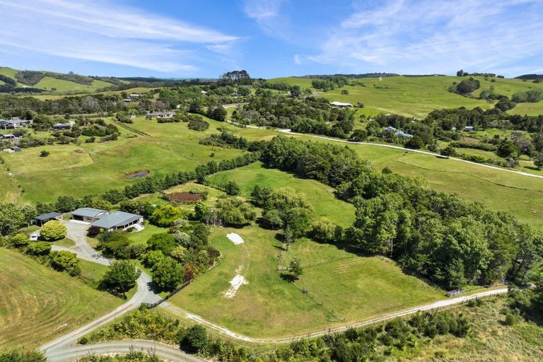 Photo of property in 306 Oneriri Road, Kaiwaka, 0573