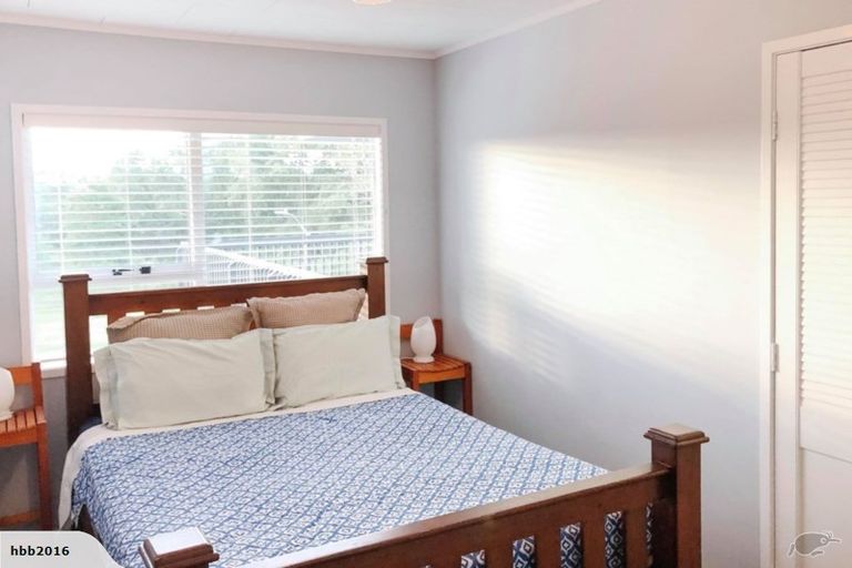 Photo of property in 3 Rapaki Place, Te Atatu Peninsula, Auckland, 0610