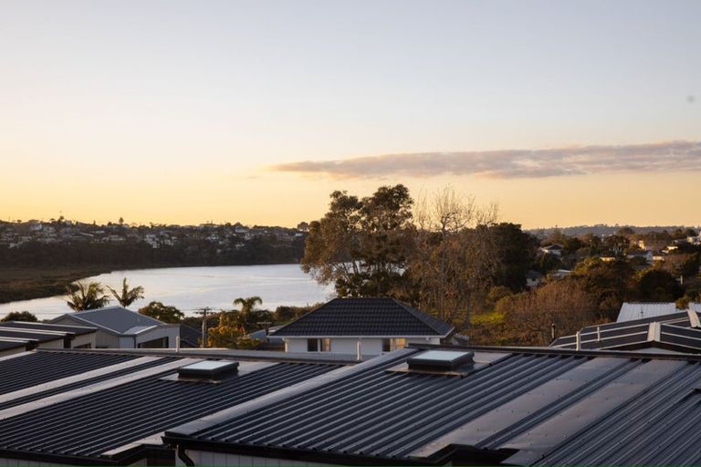 Photo of property in 13 Paetai Lane, Te Atatu Peninsula, 0610