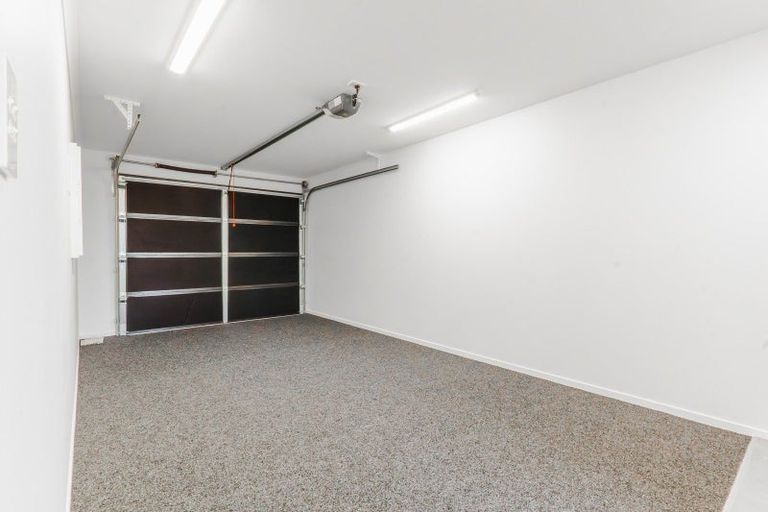 Photo of property in 20 Atutahi Lane, Papamoa, 3118