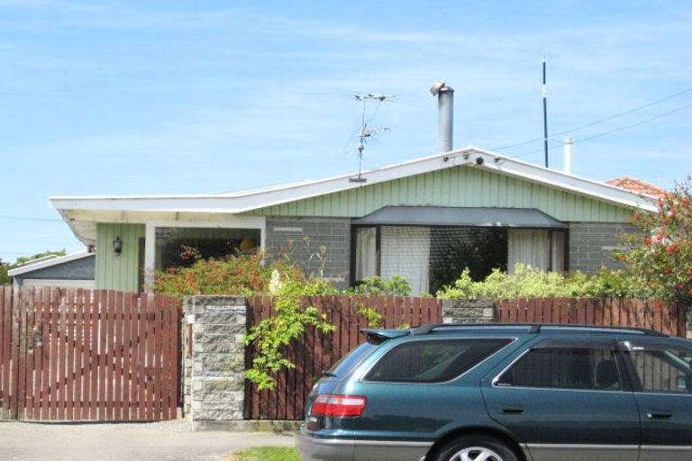 Photo of property in 379 Estuary Road, South New Brighton, Christchurch, 8062