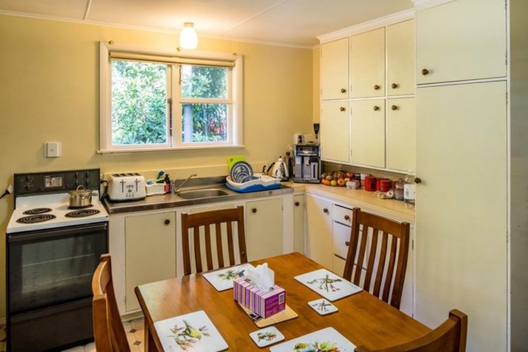 Photo of property in 66 Tilley Road, Paekakariki, 5034