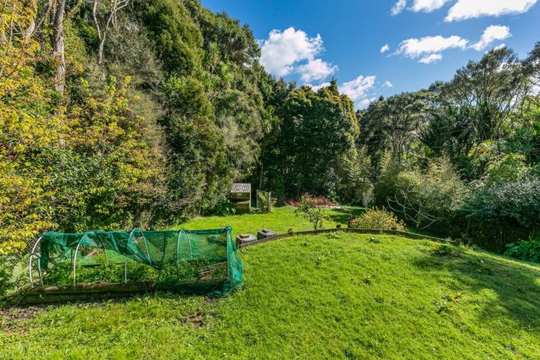 Photo of property in 1/757 West Coast Road, Oratia, Auckland, 0604