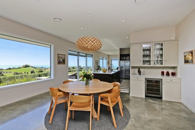 Photo of property in 140 Eskridge Drive, Eskdale, Napier, 4182