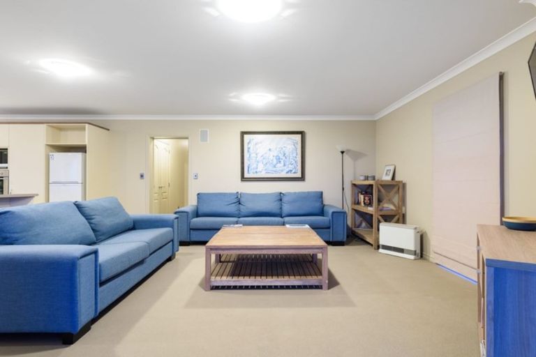 Photo of property in 85 Marine Parade, Mount Maunganui, 3116