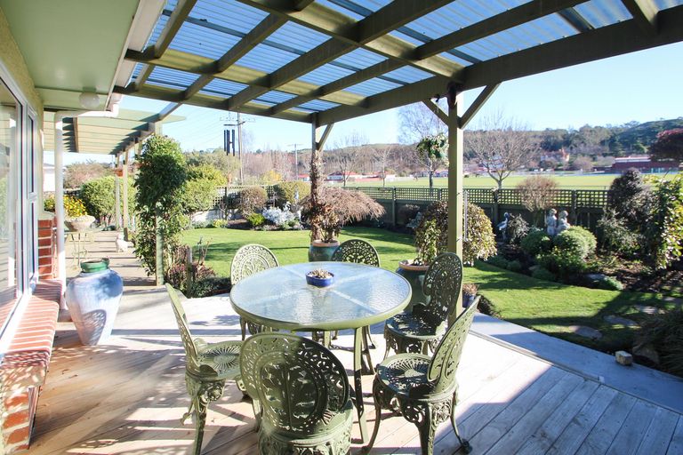 Photo of property in 11 Lismore Street, Oamaru North, Oamaru, 9400