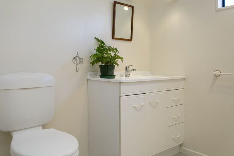 Photo of property in 2 Abbey Way, Rangatira Park, Taupo, 3330