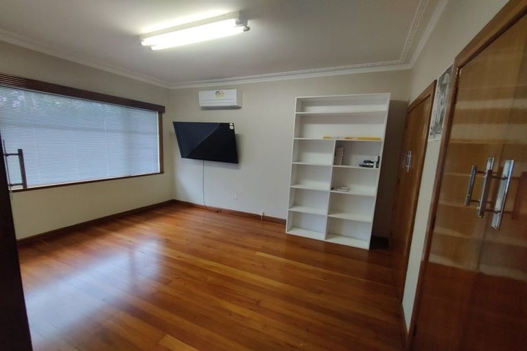 Photo of property in 207 Titirangi Road, Titirangi, Auckland, 0604