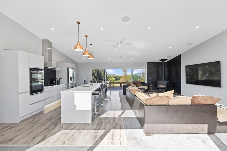 Photo of property in 78 Charnley Way, Kinloch, Taupo, 3385