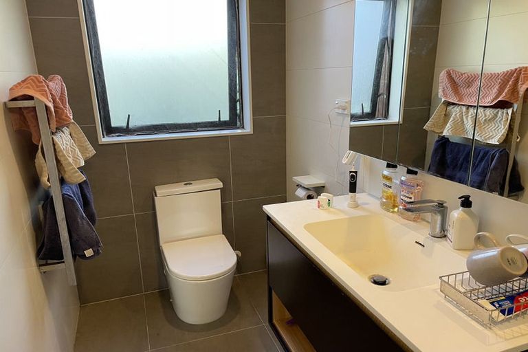 Photo of property in 18a Hazel Glen, Bayview, Auckland, 0629