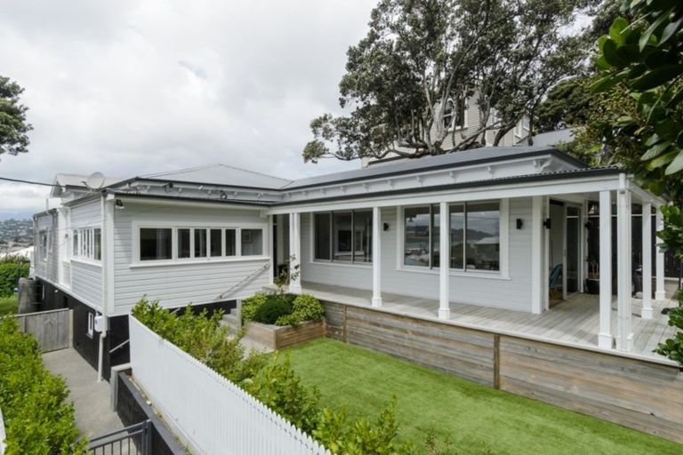 Photo of property in 11 Upper Bourke Street, Kilbirnie, Wellington, 6022