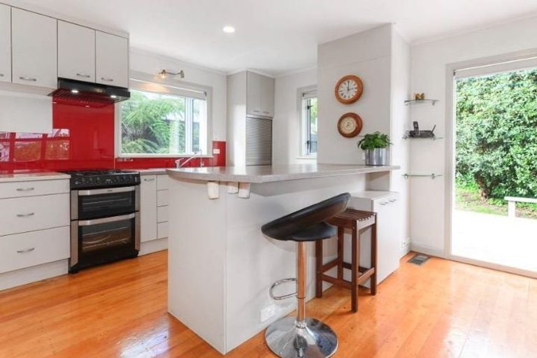 Photo of property in 10 Oteha Valley Road, Northcross, Auckland, 0632