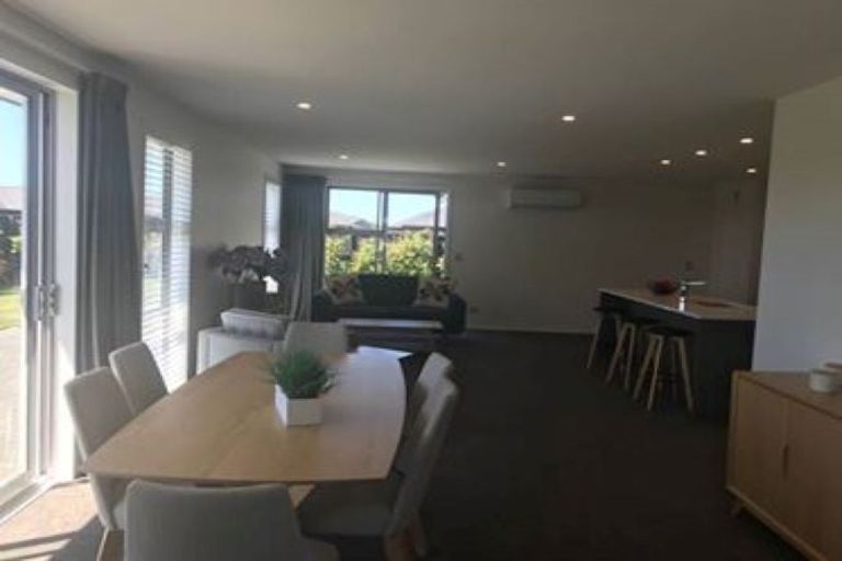 Photo of property in 14 Shillingford Boulevard, Rolleston, 7615