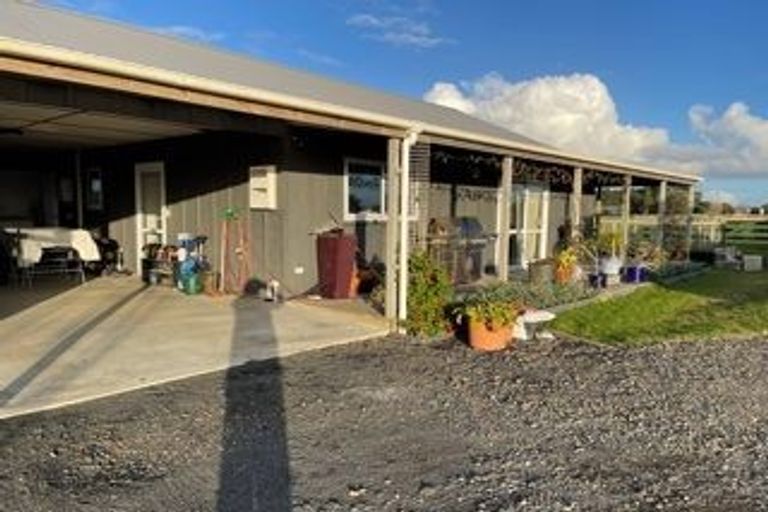 Photo of property in 35 Whatapaka Road, Karaka, Papakura, 2580
