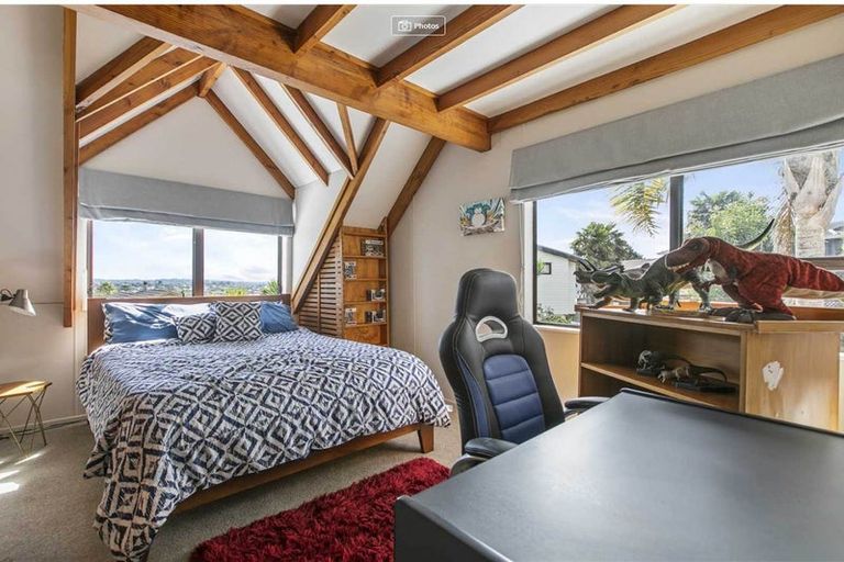 Photo of property in 158 Luckens Road, West Harbour, Auckland, 0618