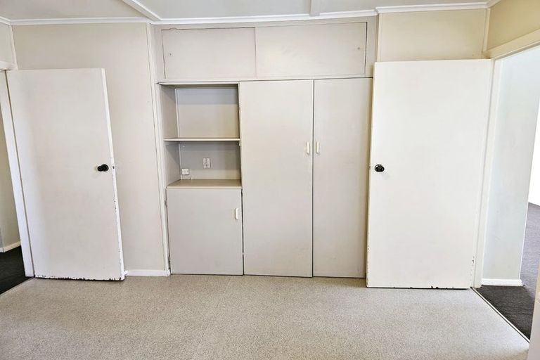 Photo of property in 179 Wainuiomata Road, Wainuiomata, Lower Hutt, 5014