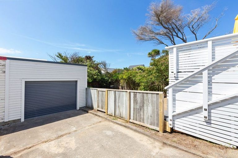 Photo of property in 81 Eden Street, Island Bay, Wellington, 6023
