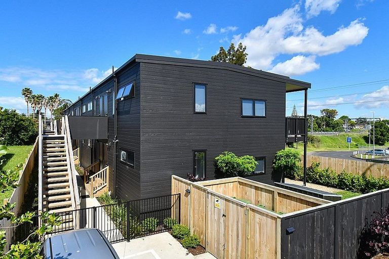 Photo of property in 11/90 Swaffield Road, Papatoetoe, Auckland, 2025