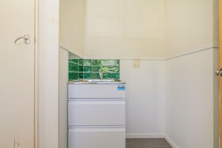 Photo of property in 20 Annette Place, Whitianga, 3510