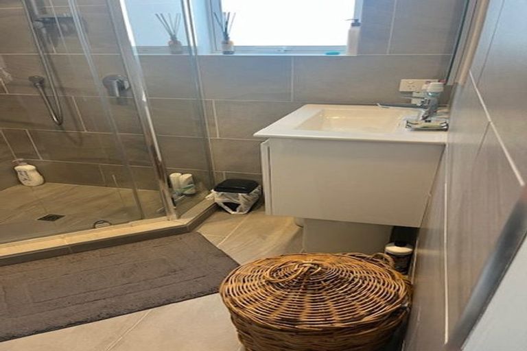 Photo of property in 3 Balmain Street, Newlands, Wellington, 6037