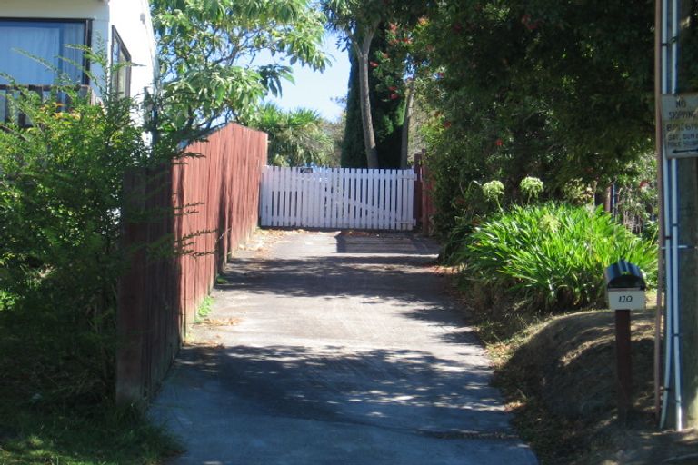 Photo of property in 1/120 Archibald Road, Kelston, Auckland, 0602