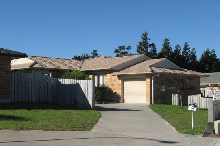 Photo of property in 16 Bohola Rise, Weymouth, Auckland, 2103