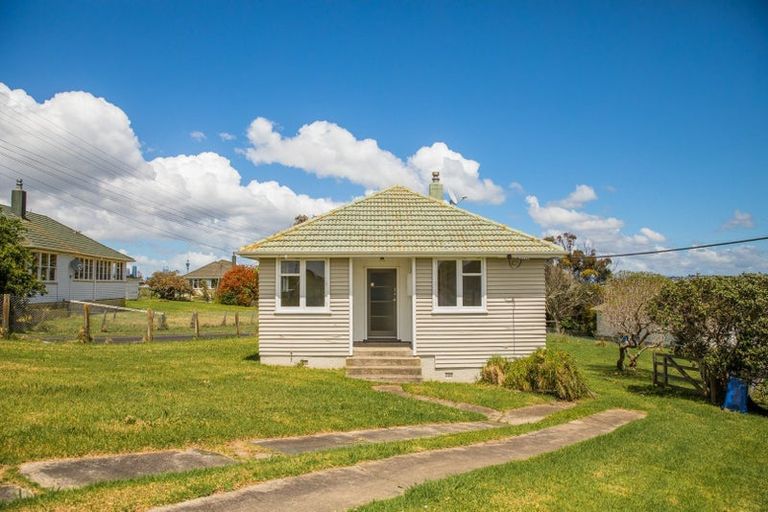 Photo of property in 39 Hillary Crescent, Belmont, Auckland, 0622