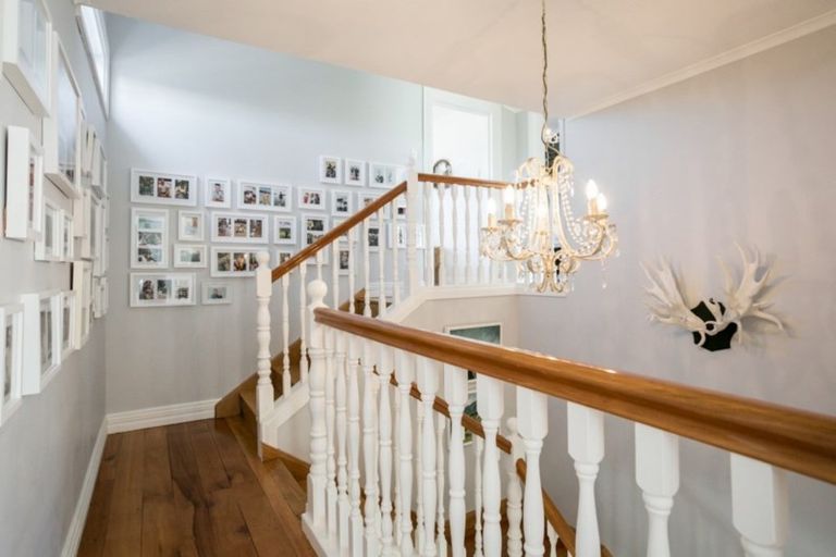 Photo of property in 11 Colenso Avenue, Hospital Hill, Napier, 4110