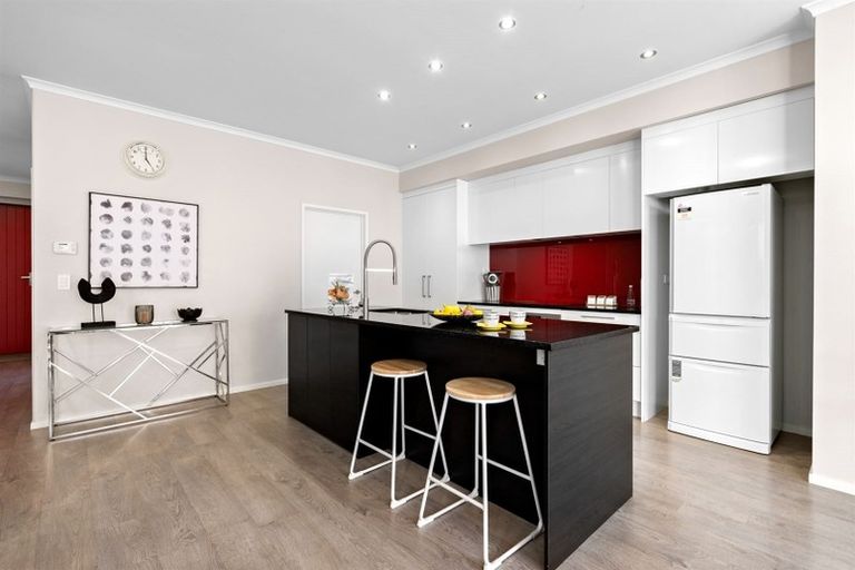 Photo of property in 4 Kotuku Lane, Hobsonville, Auckland, 0616