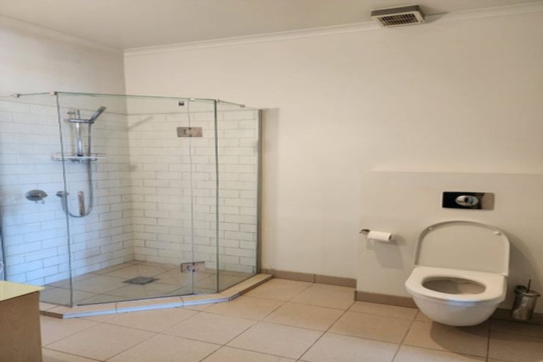 Photo of property in 20 Cameron Street, Kaiwharawhara, Wellington, 6035