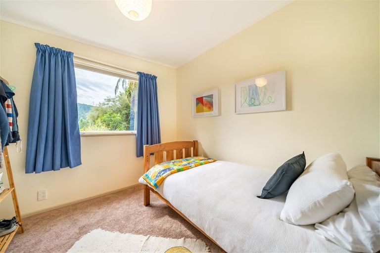 Photo of property in 63 Wyndham Road, Pinehaven, Upper Hutt, 5019