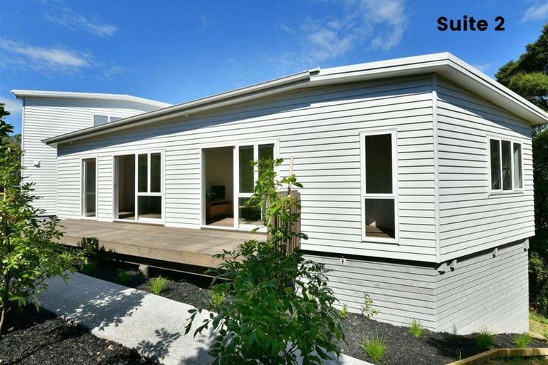 Photo of property in 299 Whangaparaoa Road, Red Beach, 0932