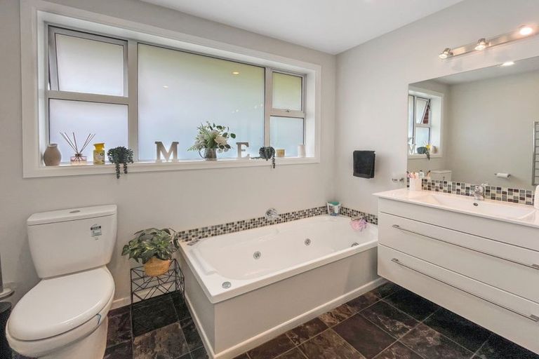 Photo of property in 21 Shearer Avenue, Papanui, Christchurch, 8052