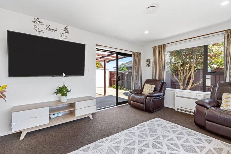 Photo of property in 1/281 Sawyers Arms Road, Bishopdale, Christchurch, 8053