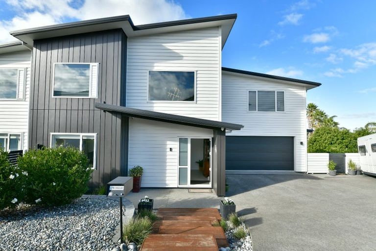Photo of property in 36 Manhattan Rise, Orewa, 0931