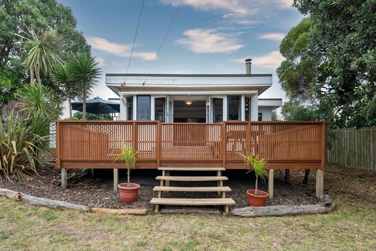 Photo of property in 36 Dixie Street, Te Horo Beach, Otaki, 5581